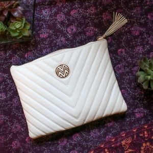 White Power Clutch / Crossbody (W CHARGER INSIDE)